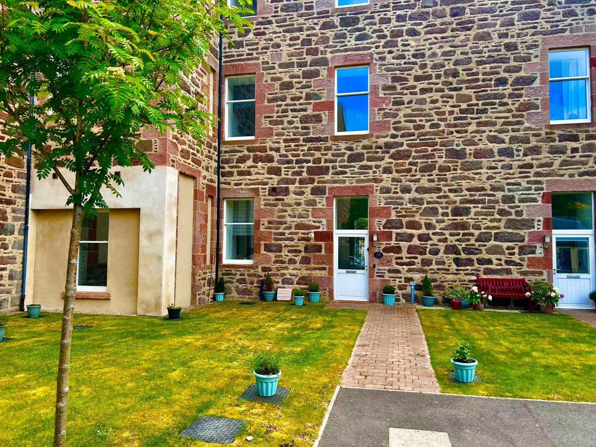 Inverness Great Glen Town House, 5 Minute Drive From Town Centre Exterior photo